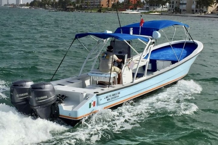 a small boat in a body of water